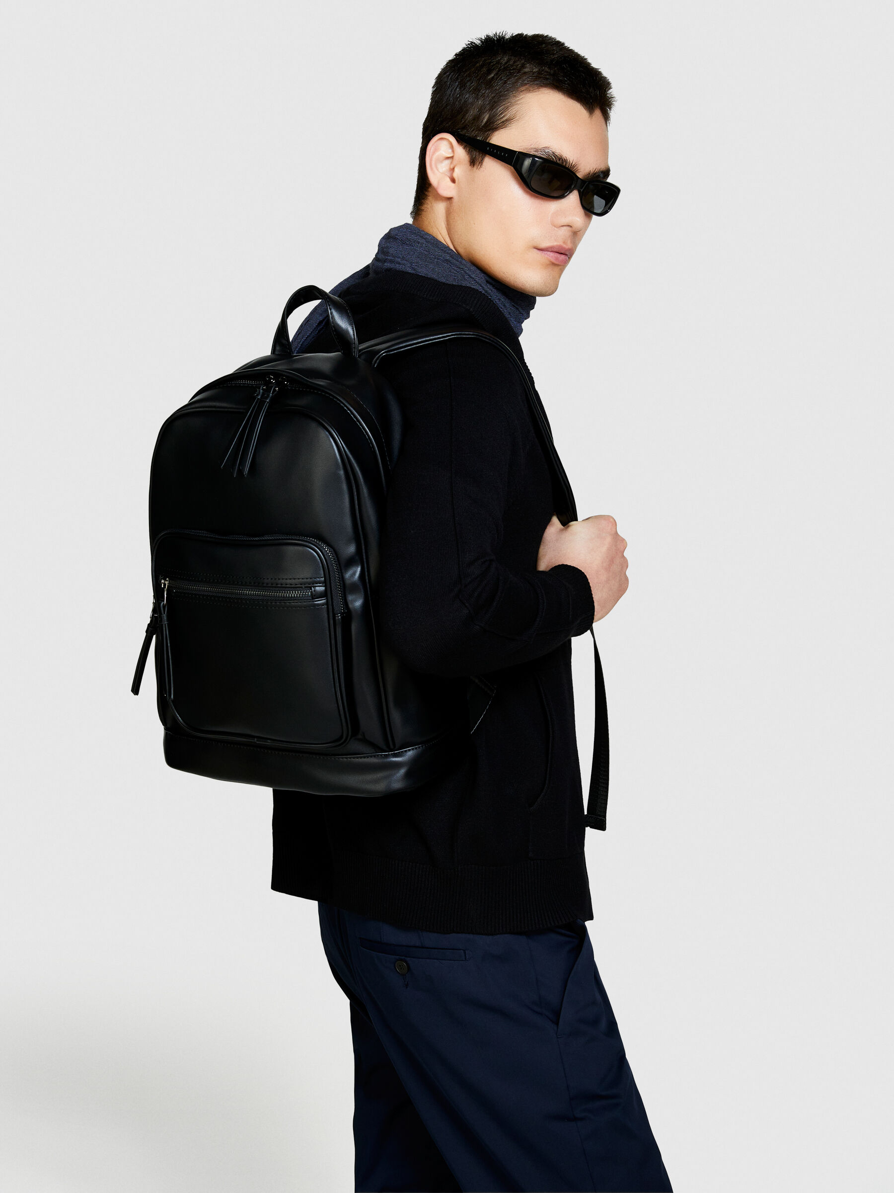 Solid colored rucksack Black Sisley