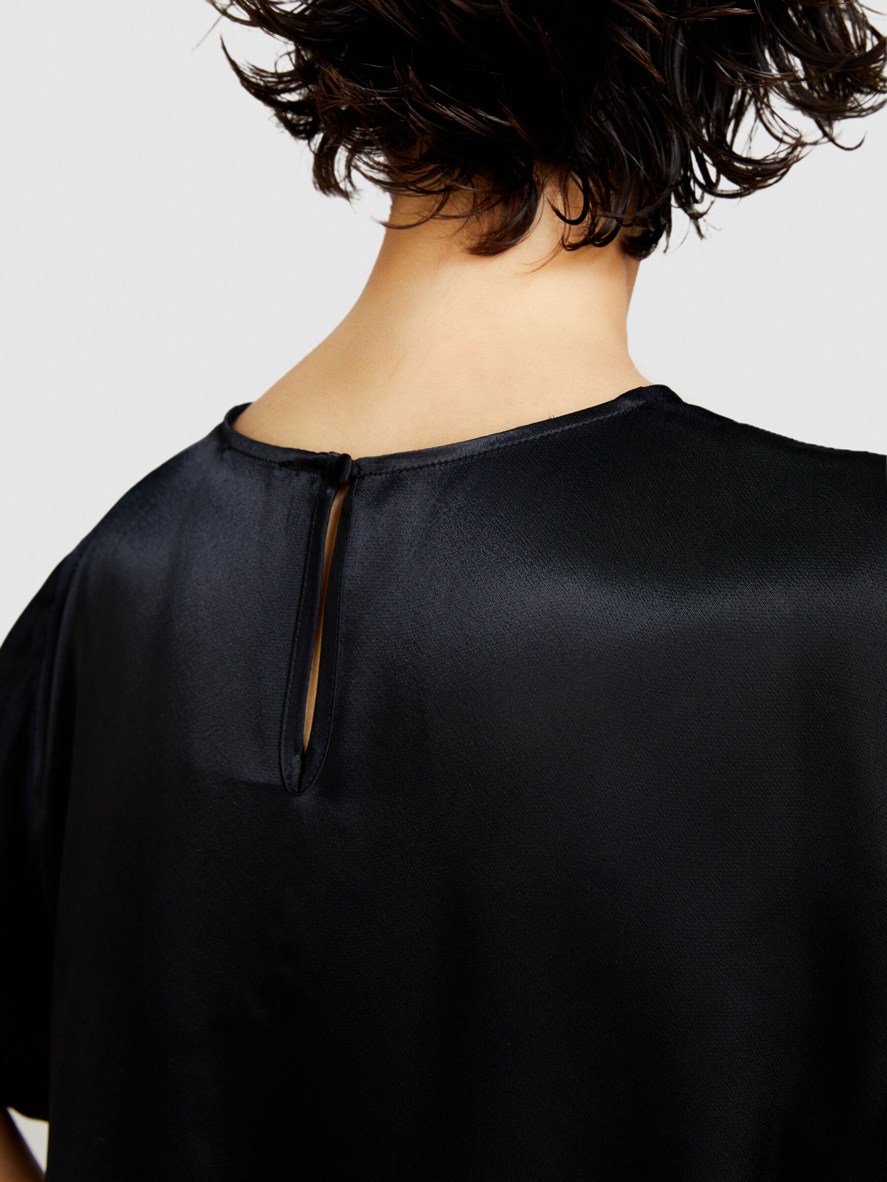 Raffle Satin Blouse – L'AUBE BLANC