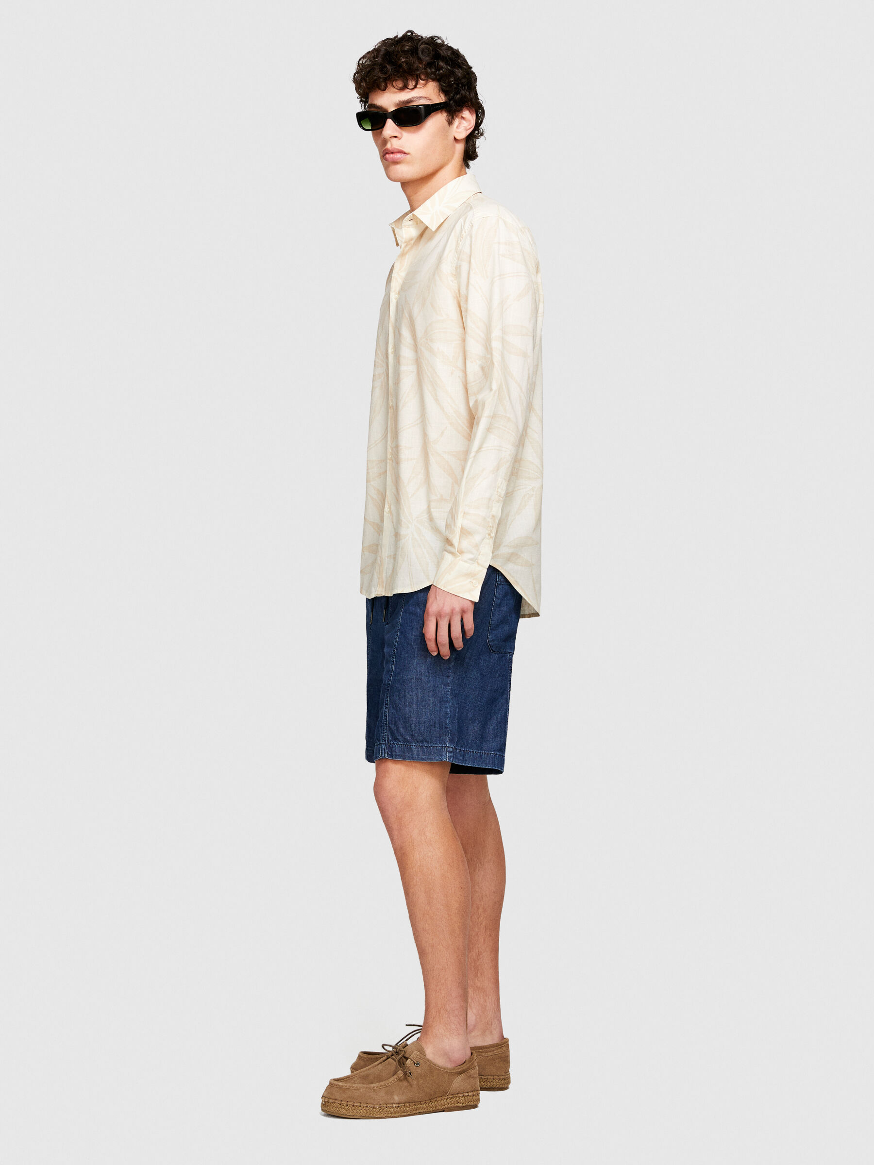 Bermudas in chambray Men image number null