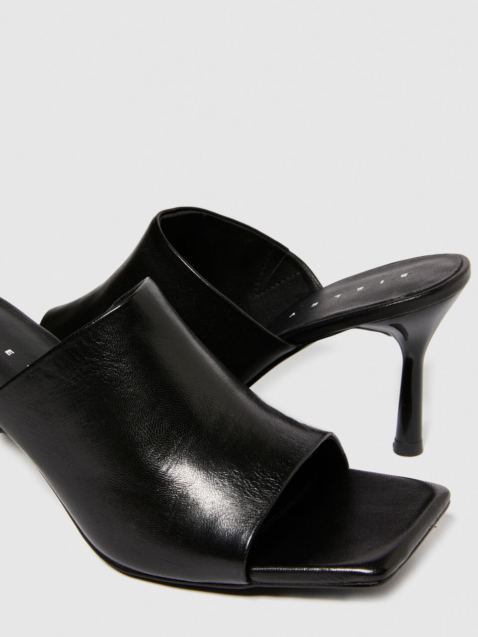 High 100% leather sandals Women image number null