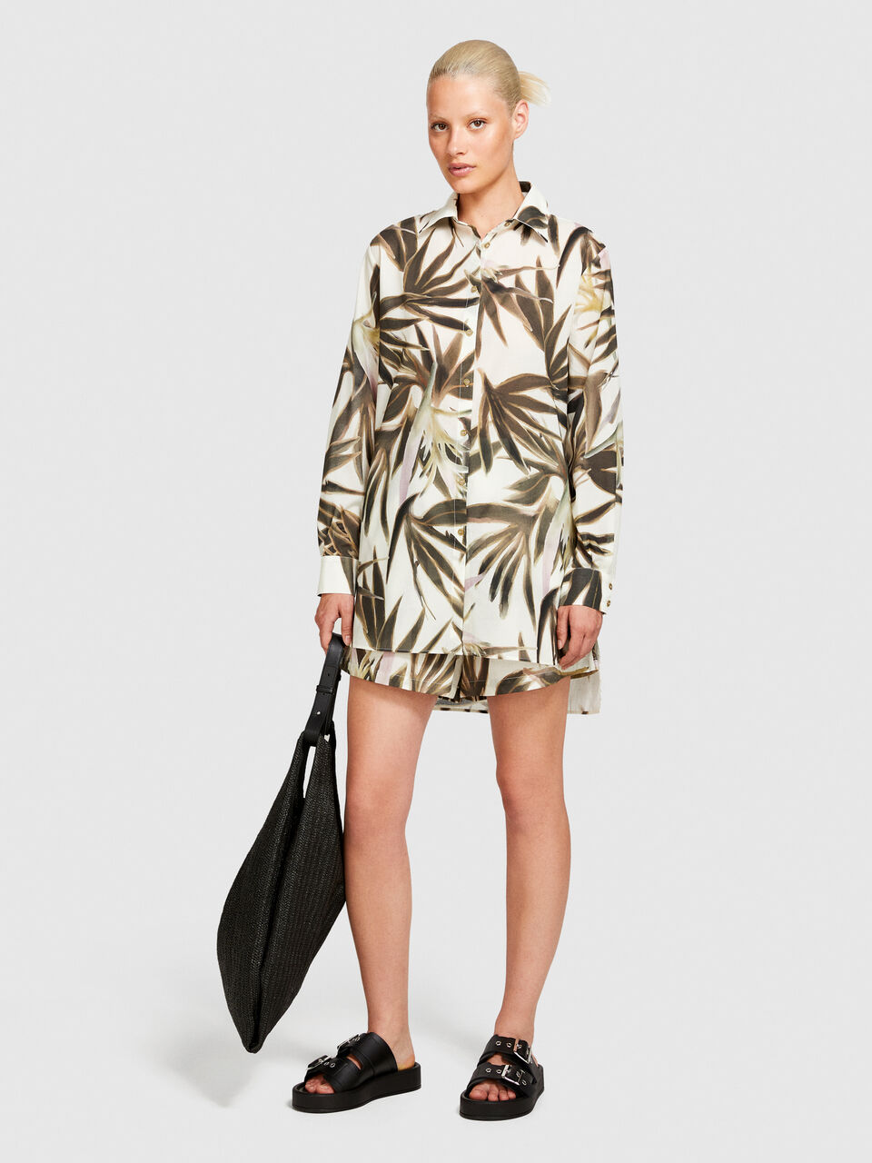 Oversized printed shirt Women image number null