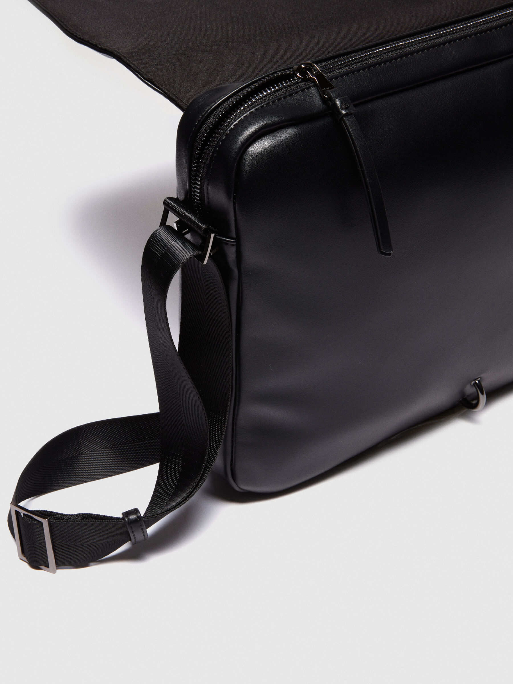 Crossbody Laptop bag Black Sisley