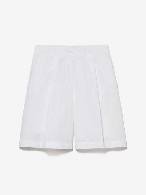 White bermudas in 100% linen White bermudas in 100% linen - women's shorts | Sisley