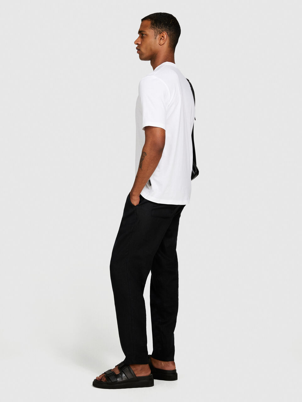 Relaxed fit t-shirt with print Men image number null