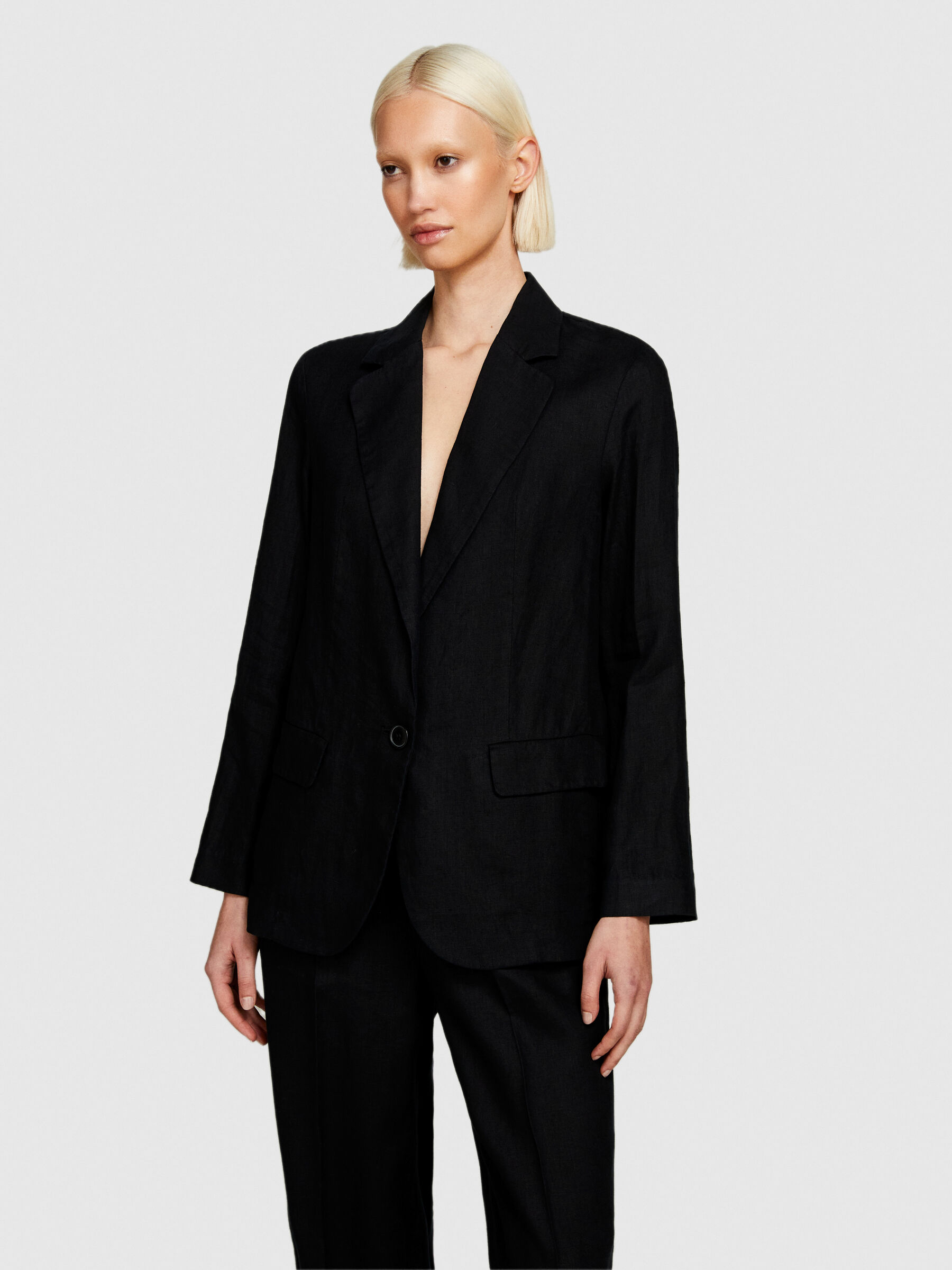 Women s elegant and casual blazers by Sisley