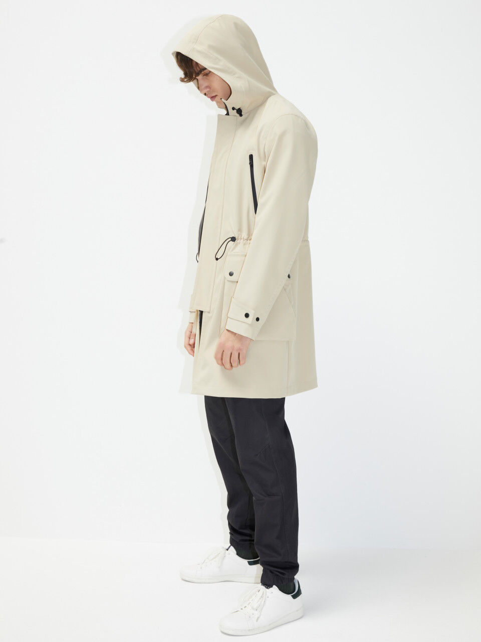 Parka with hood and pockets