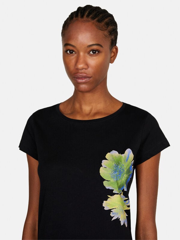 Relaxed fit t-shirt with print - women's short sleeve t-shirts | Sisley