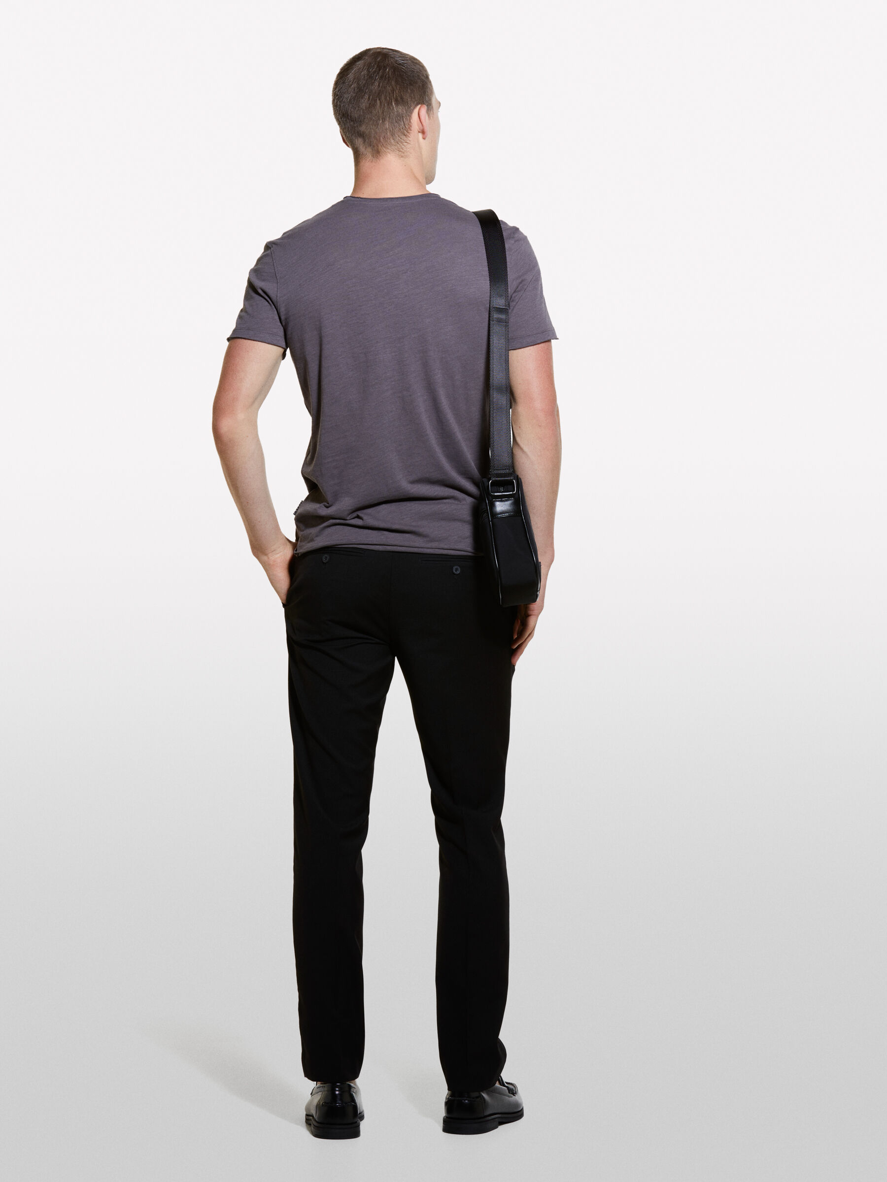 Dark gray t-shirt with raw cut, Dark Gray - Sisley