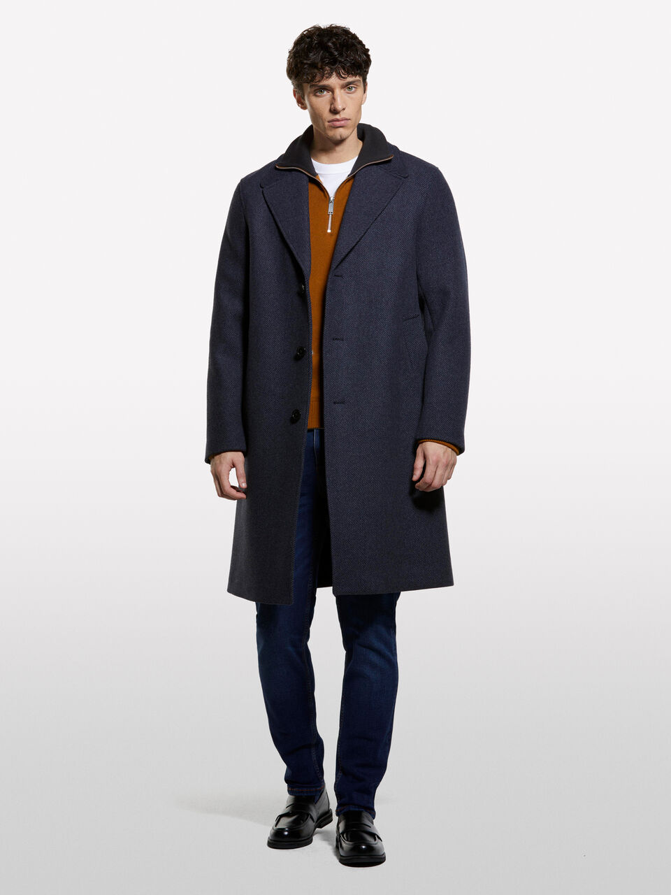 COAT Men image number null