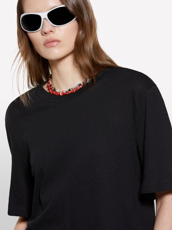 Black cropped t-shirt Black cropped t-shirt - women's short sleeve t-shirts | Sisley