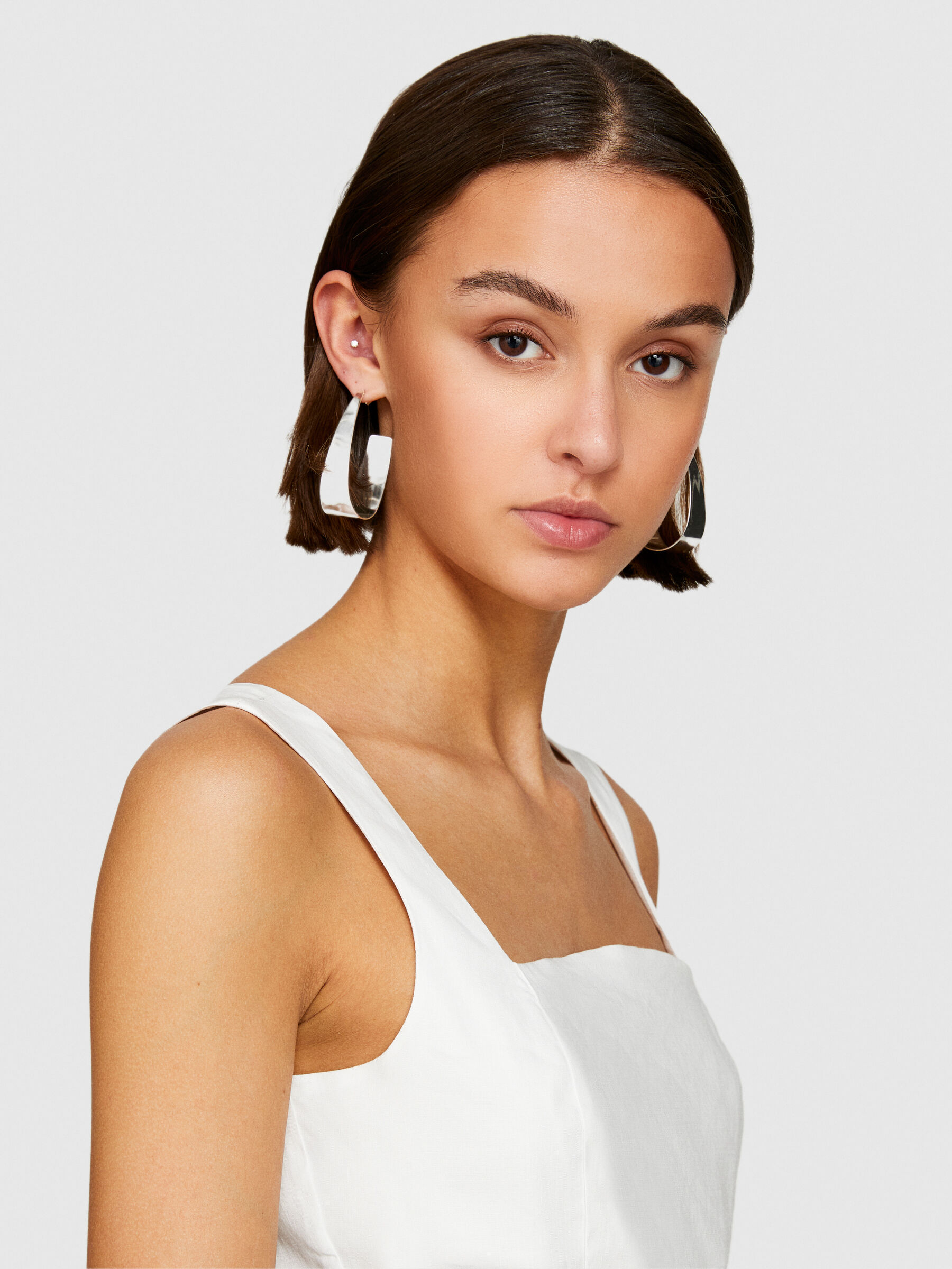 Fitted dress with slit, White - Sisley