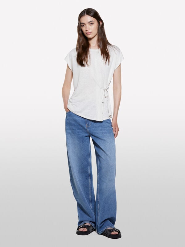 White t-shirt with laces White t-shirt with laces - women's short sleeve t-shirts | Sisley