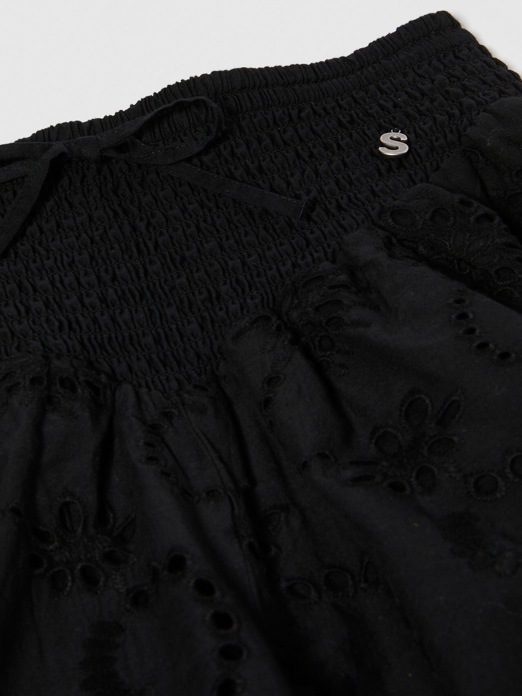 Embroidered shorts Junior Girl image number null