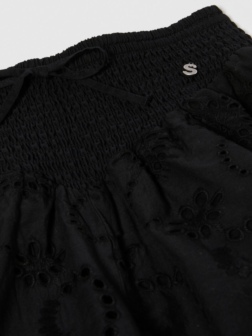 Embroidered shorts Junior Girl image number null