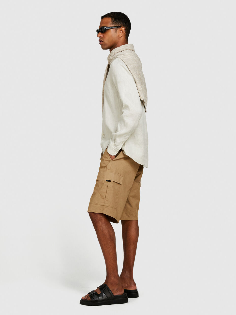 Cargo bermudas with pockets Men image number null