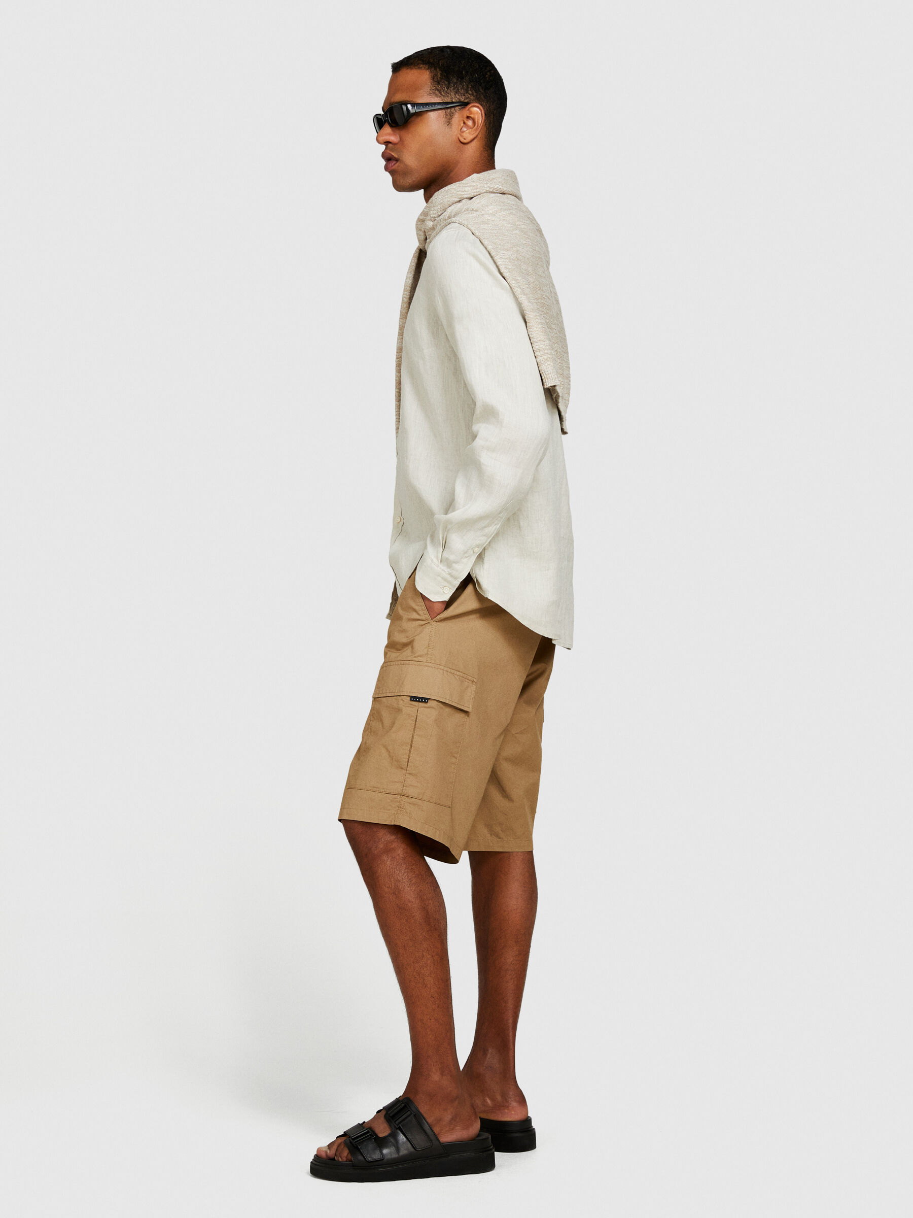 Cargo bermudas with pockets Men image number null