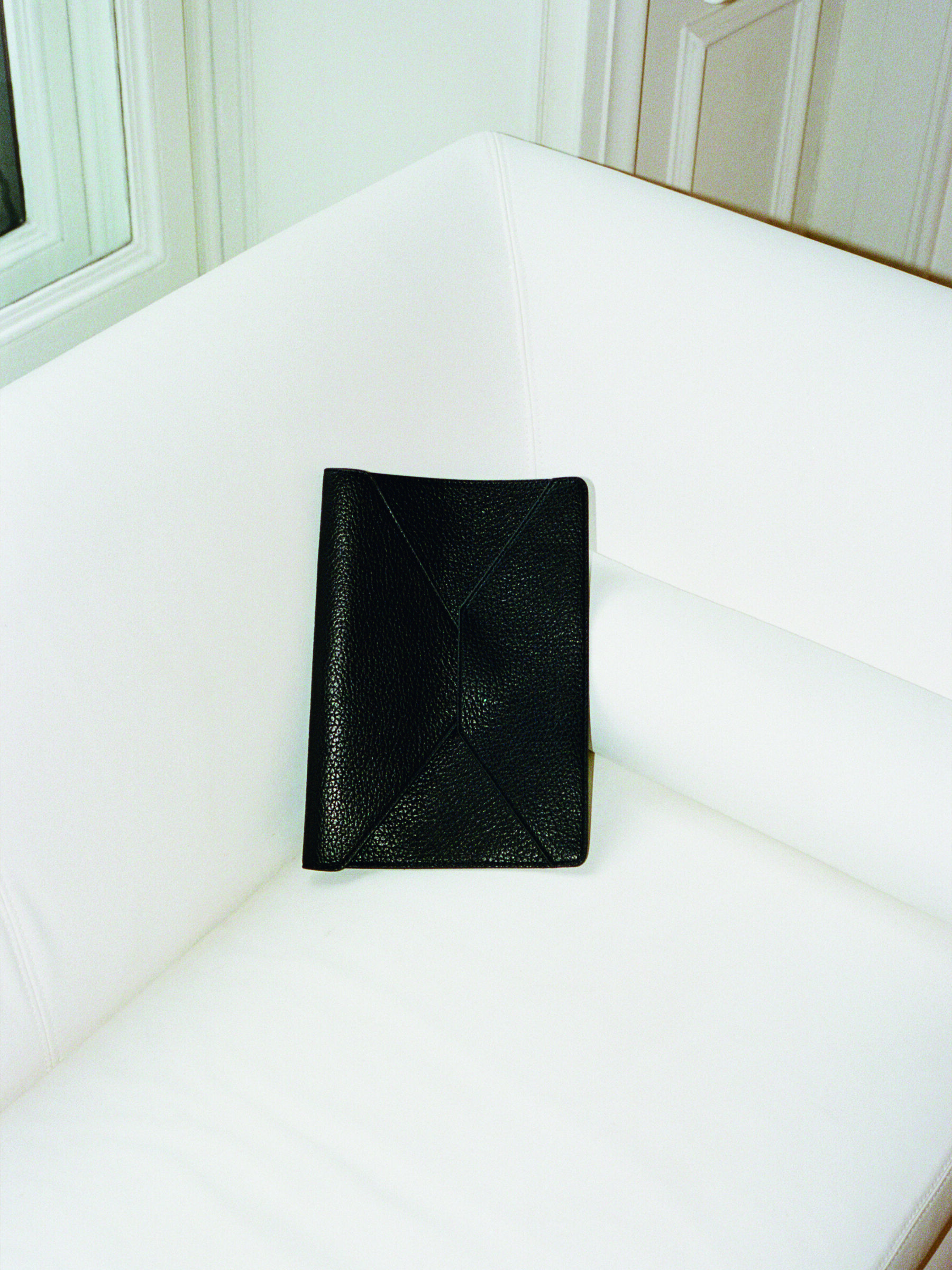 DOCUMENT HOLDER Women image number null