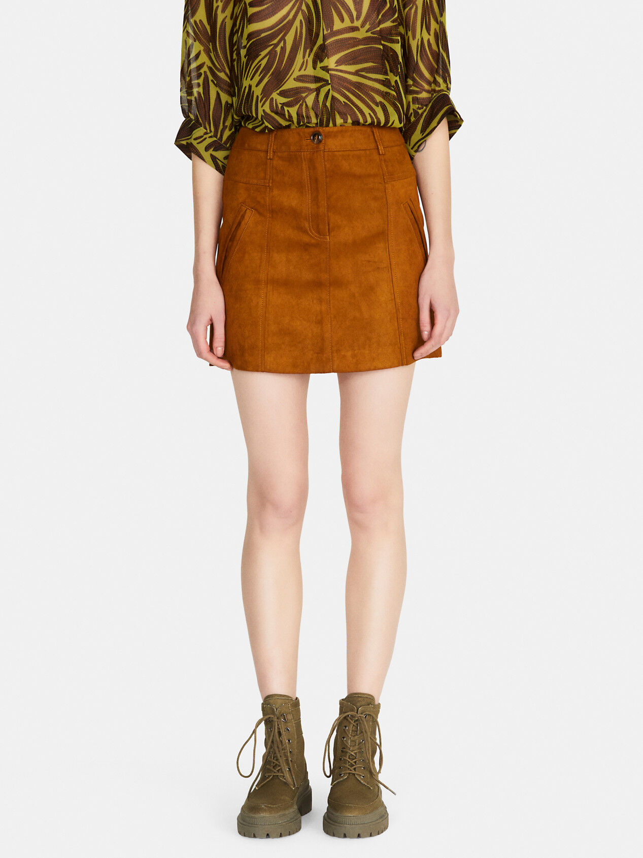 High waisted mini skirt suede top