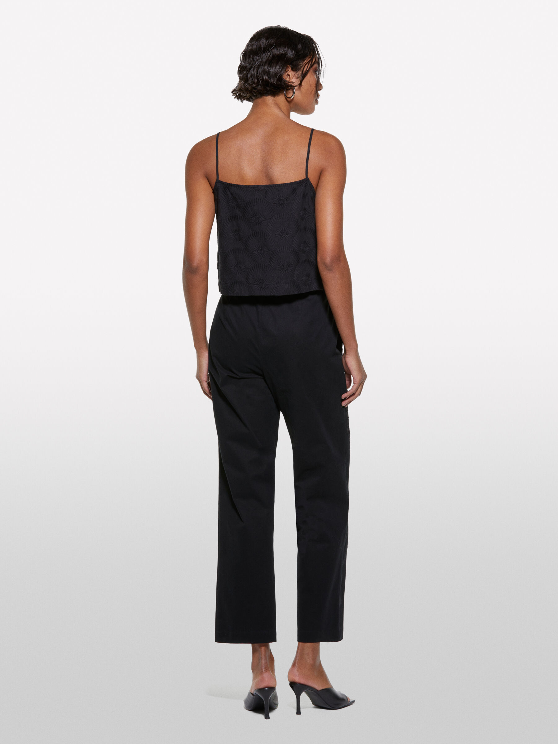 Black cropped top with flowers, Black - Sisley