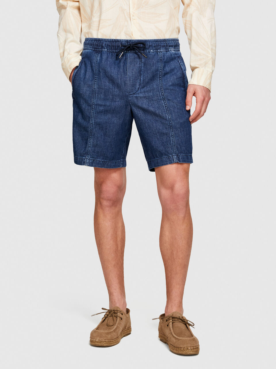 Bermudas in chambray Men image number null