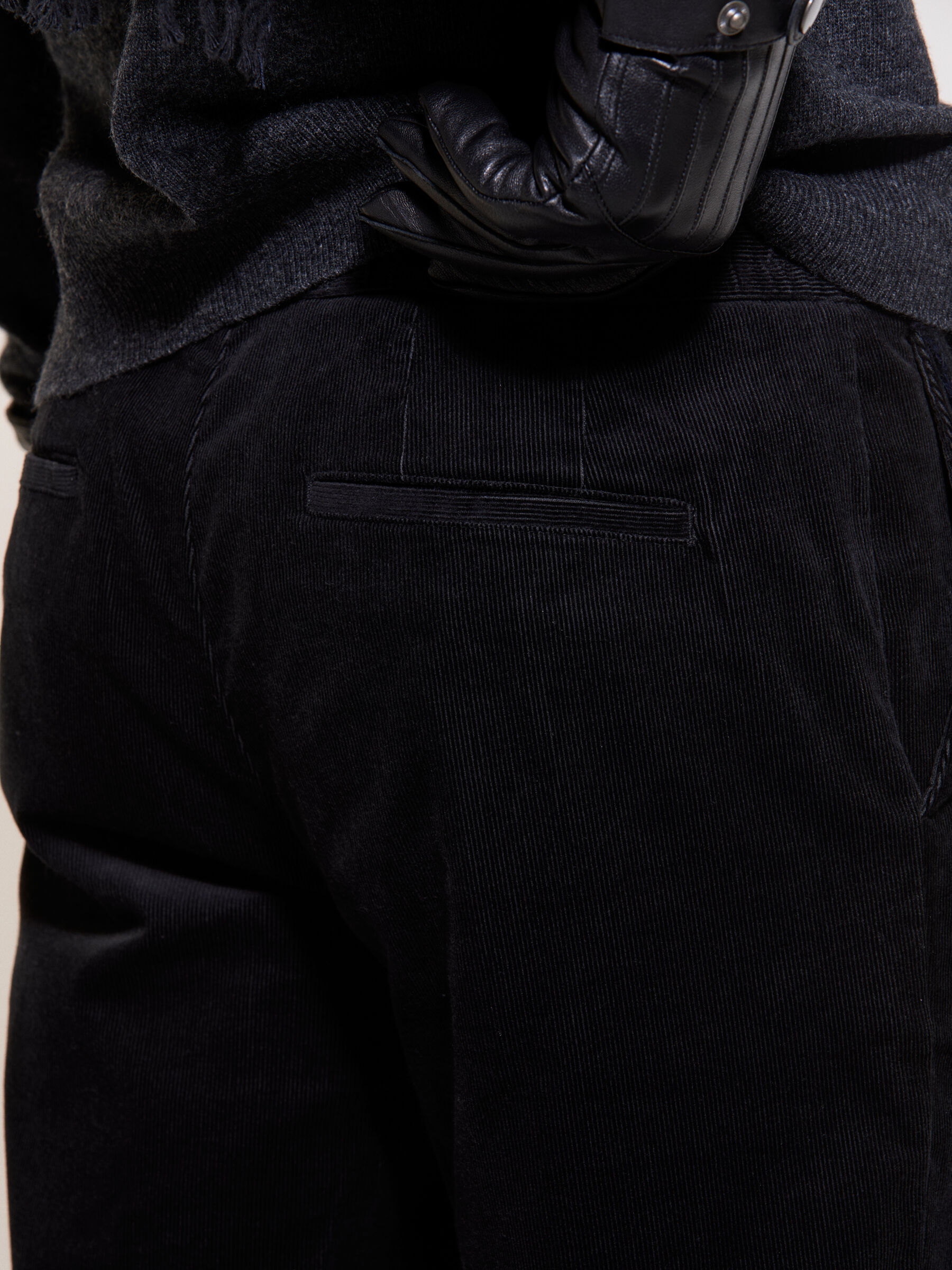 TROUSERS Men image number null