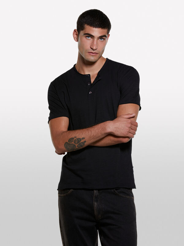 Black Henley t-shirt - men's short sleeve t-shirts | Sisley