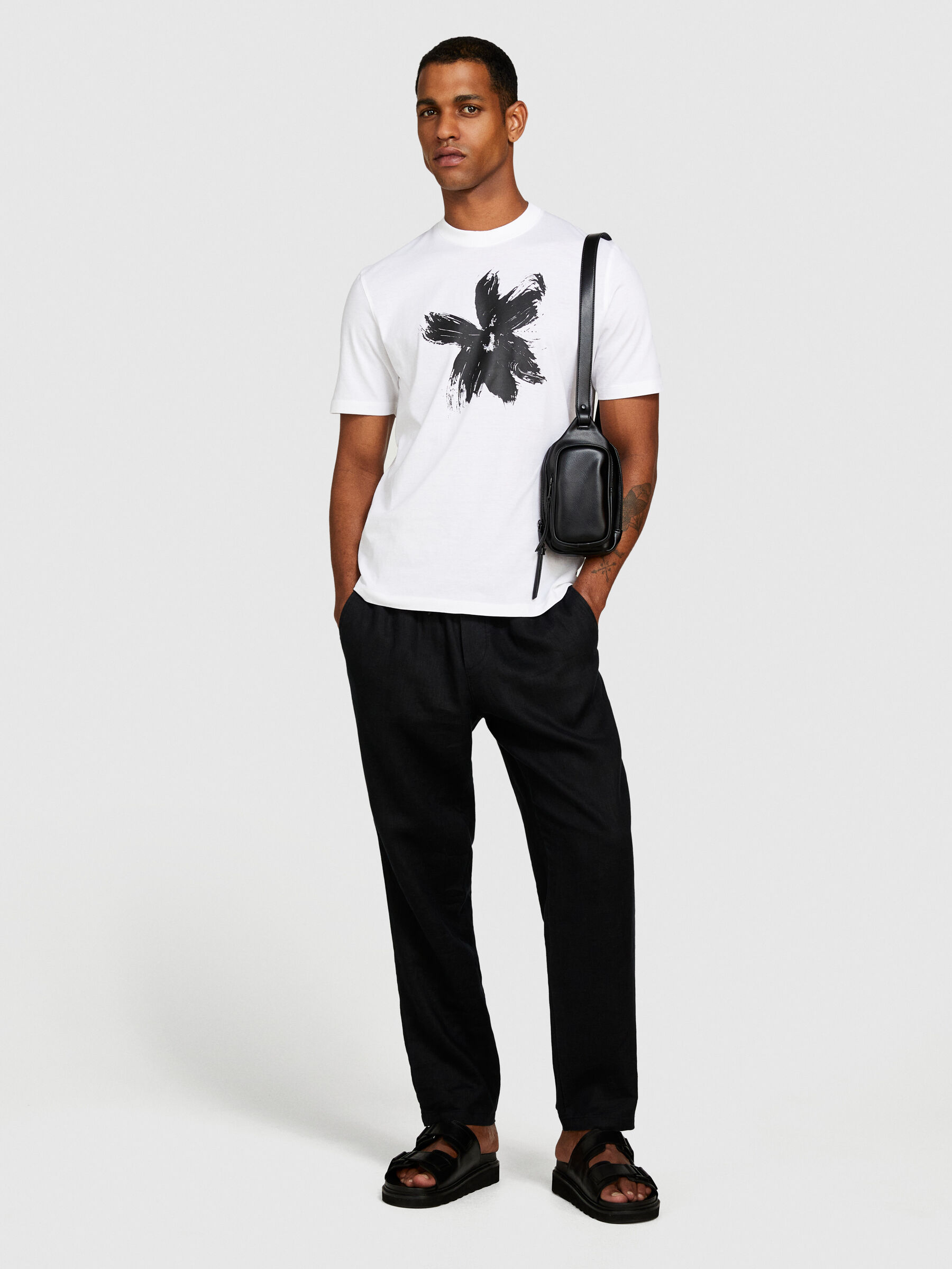 Relaxed fit t-shirt with print, White - Sisley
