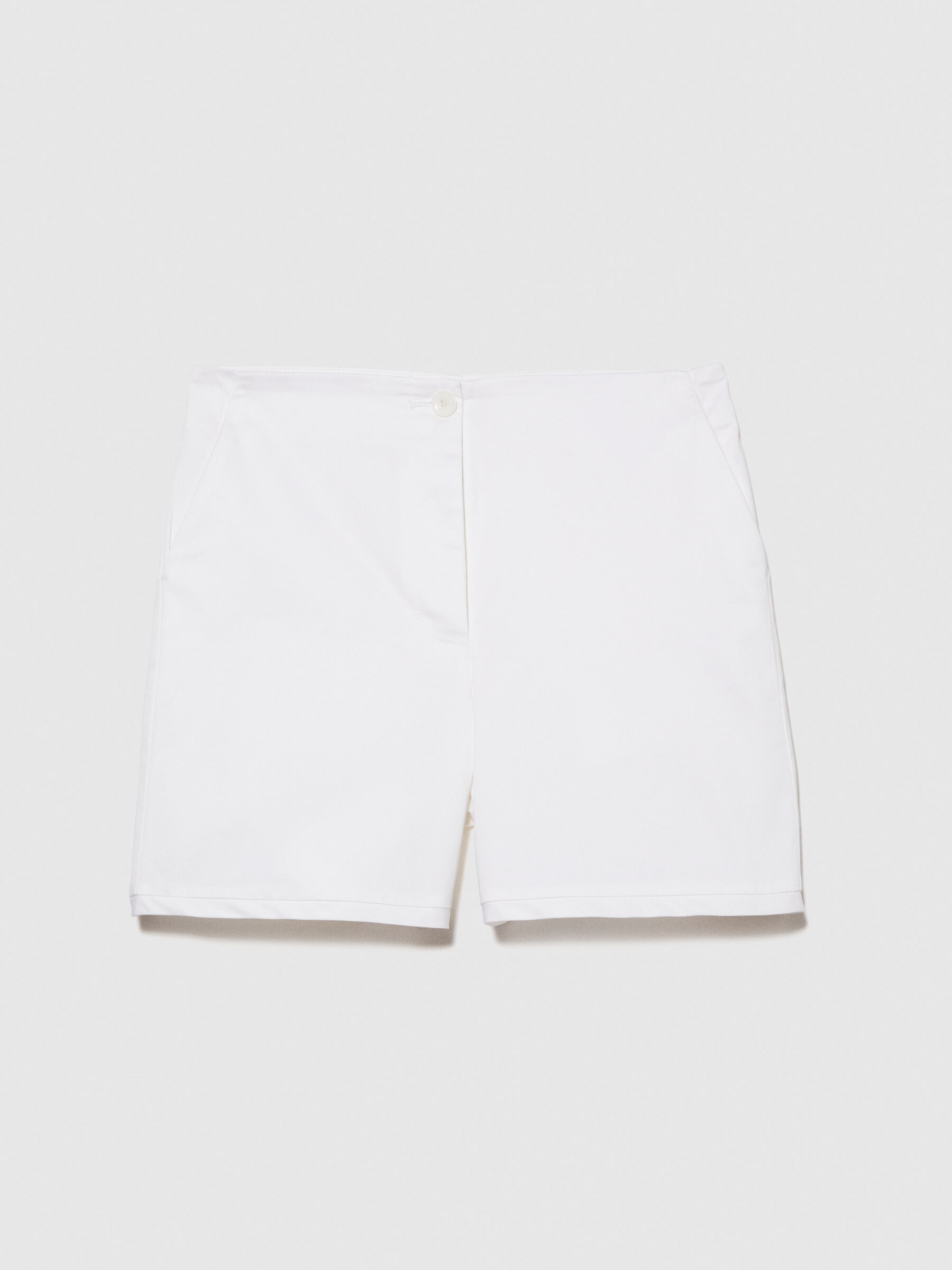 Regular fit shorts, White - Sisley