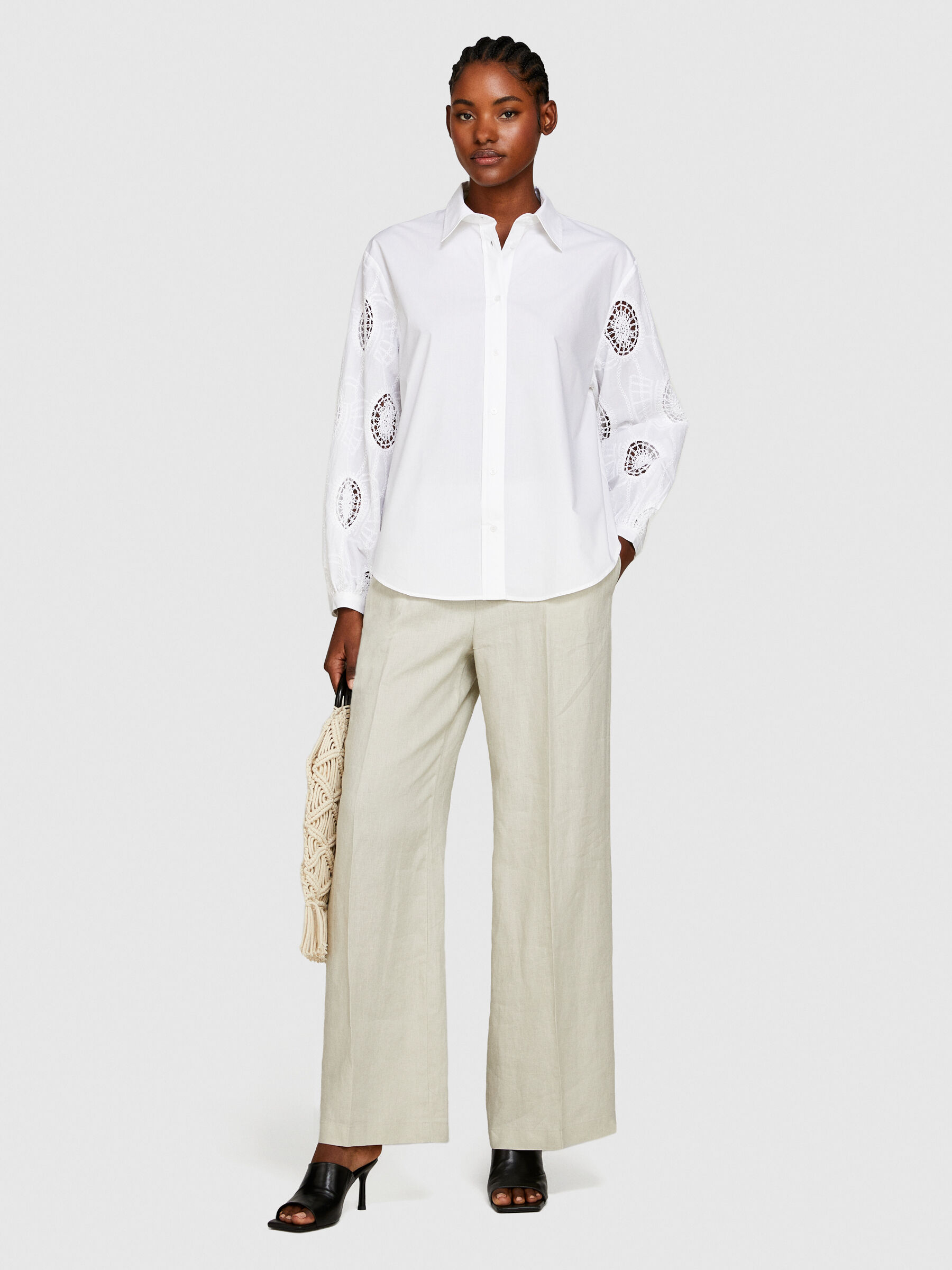 Shirt with embroidered and knotted sleeves, White - Sisley