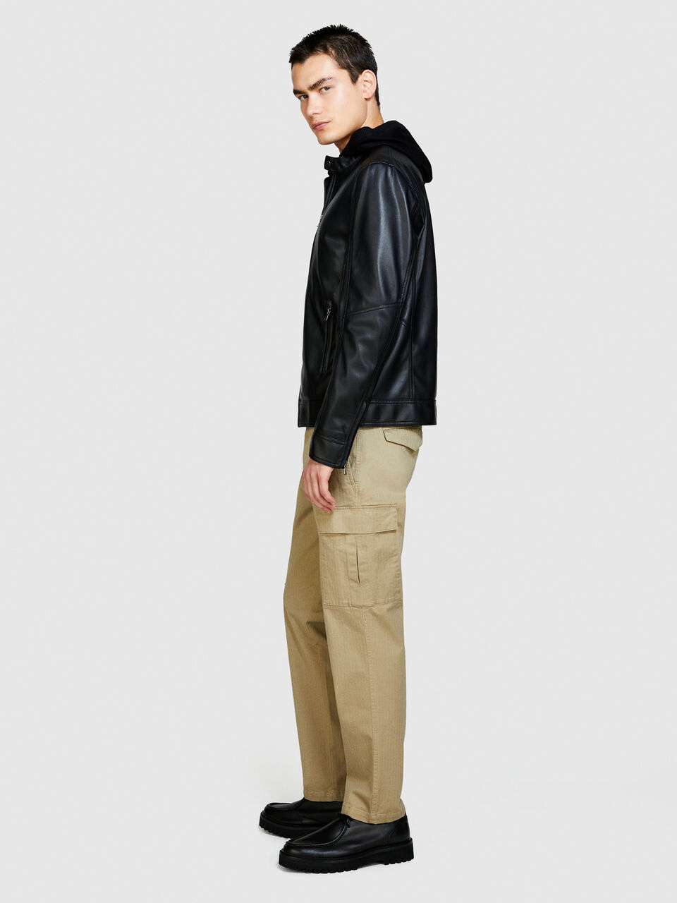 Trousers with pockets Men image number null