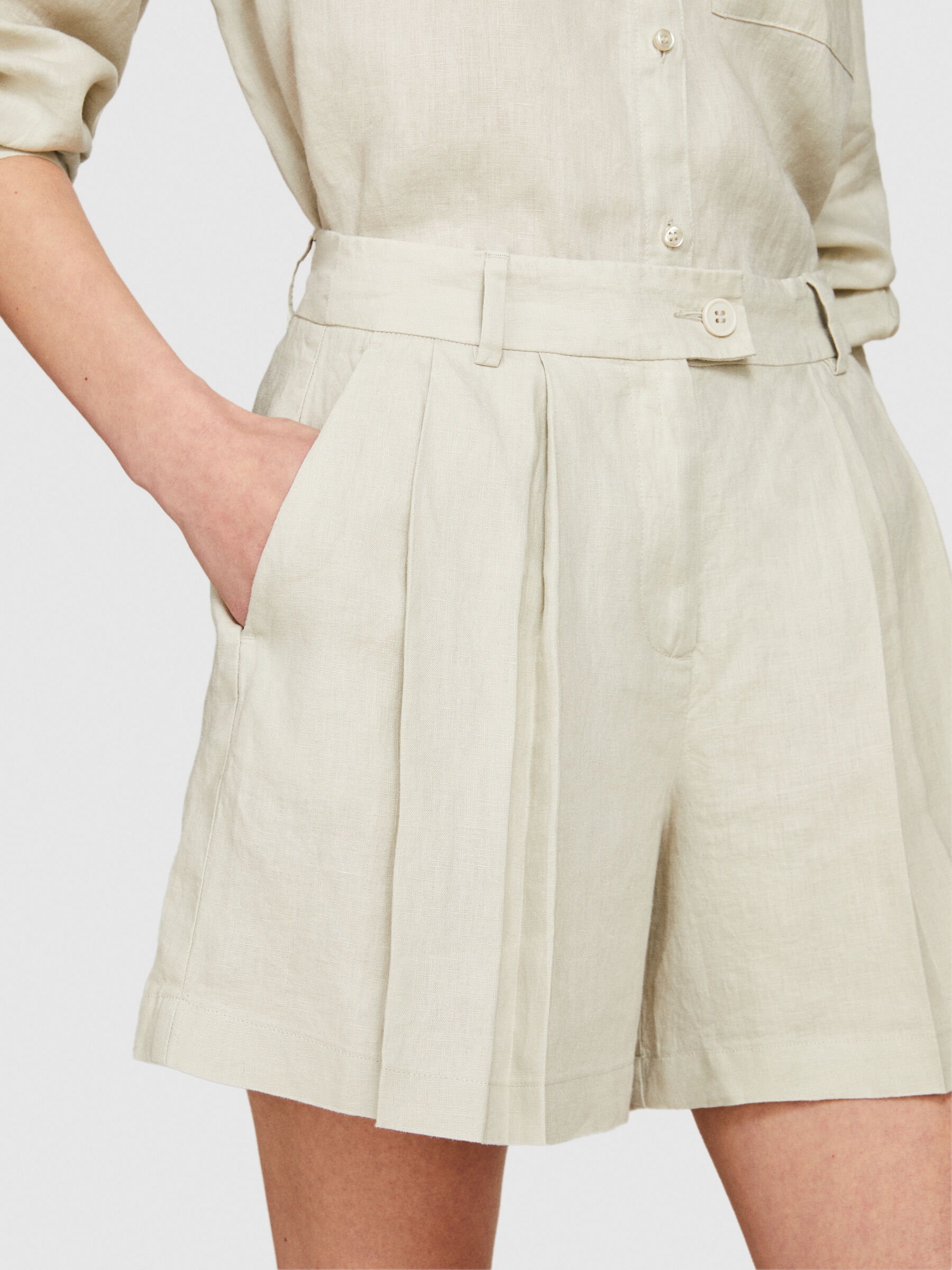 100% linen shorts Women image number null