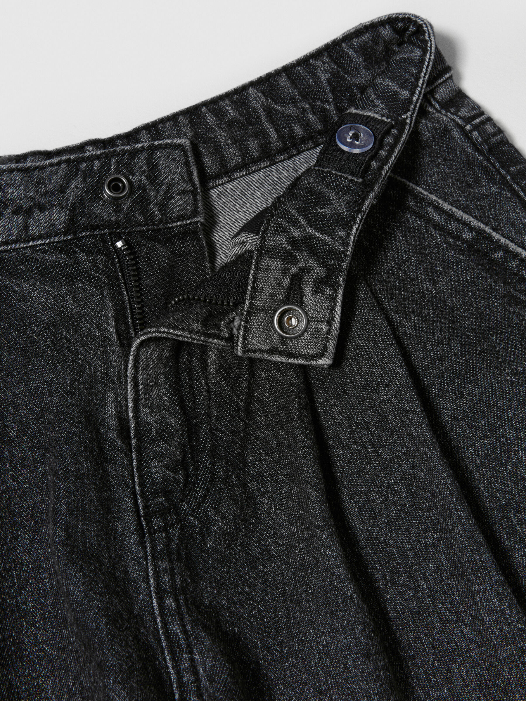 Bell-shaped denim shorts Junior Girl image number null