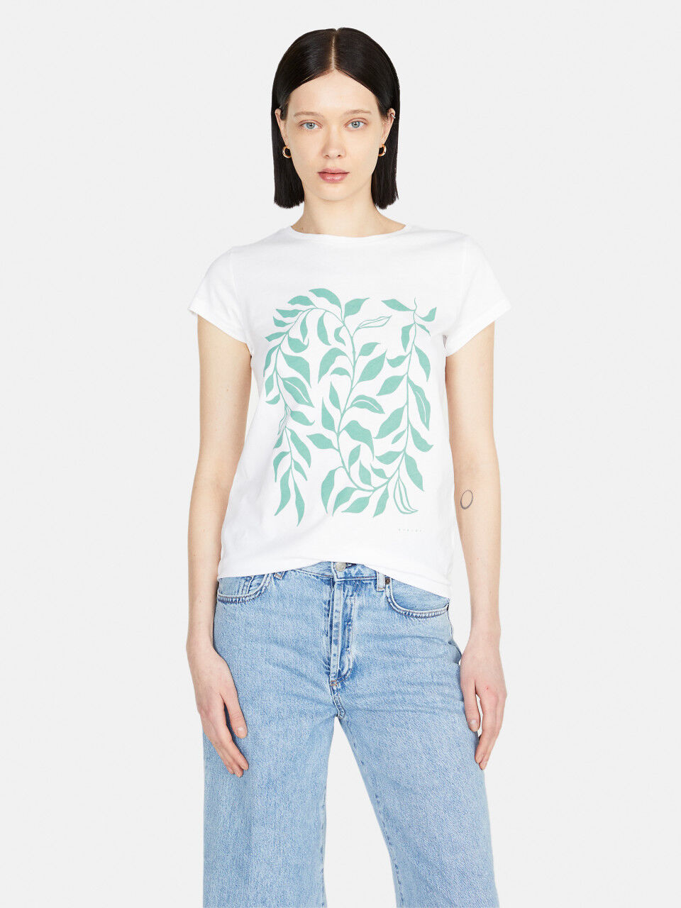 medeleerling Vegen Wegrijden New Women's Short Sleeve T-shirt Collection 2023 | Sisley