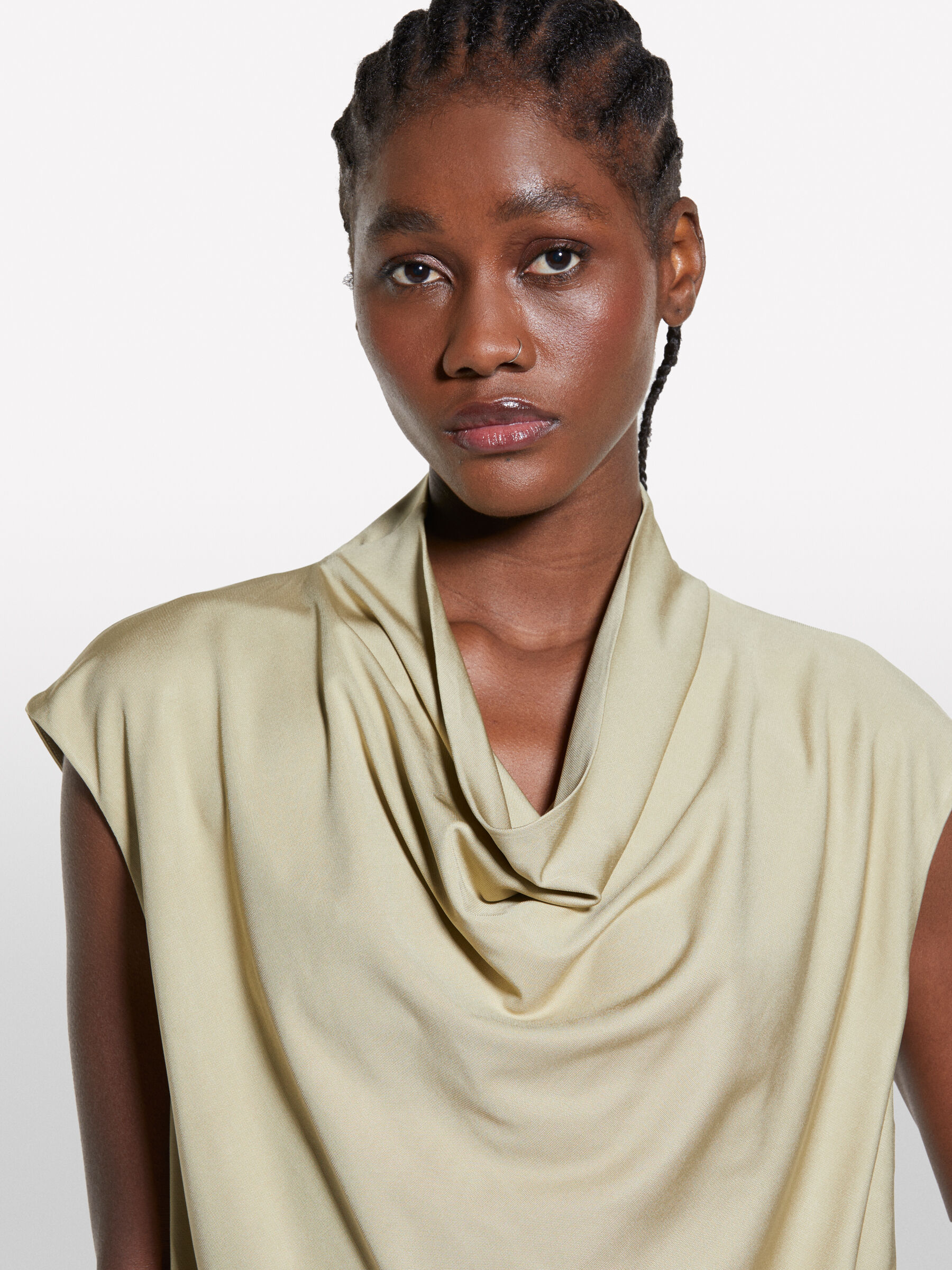 TOP Women image number null