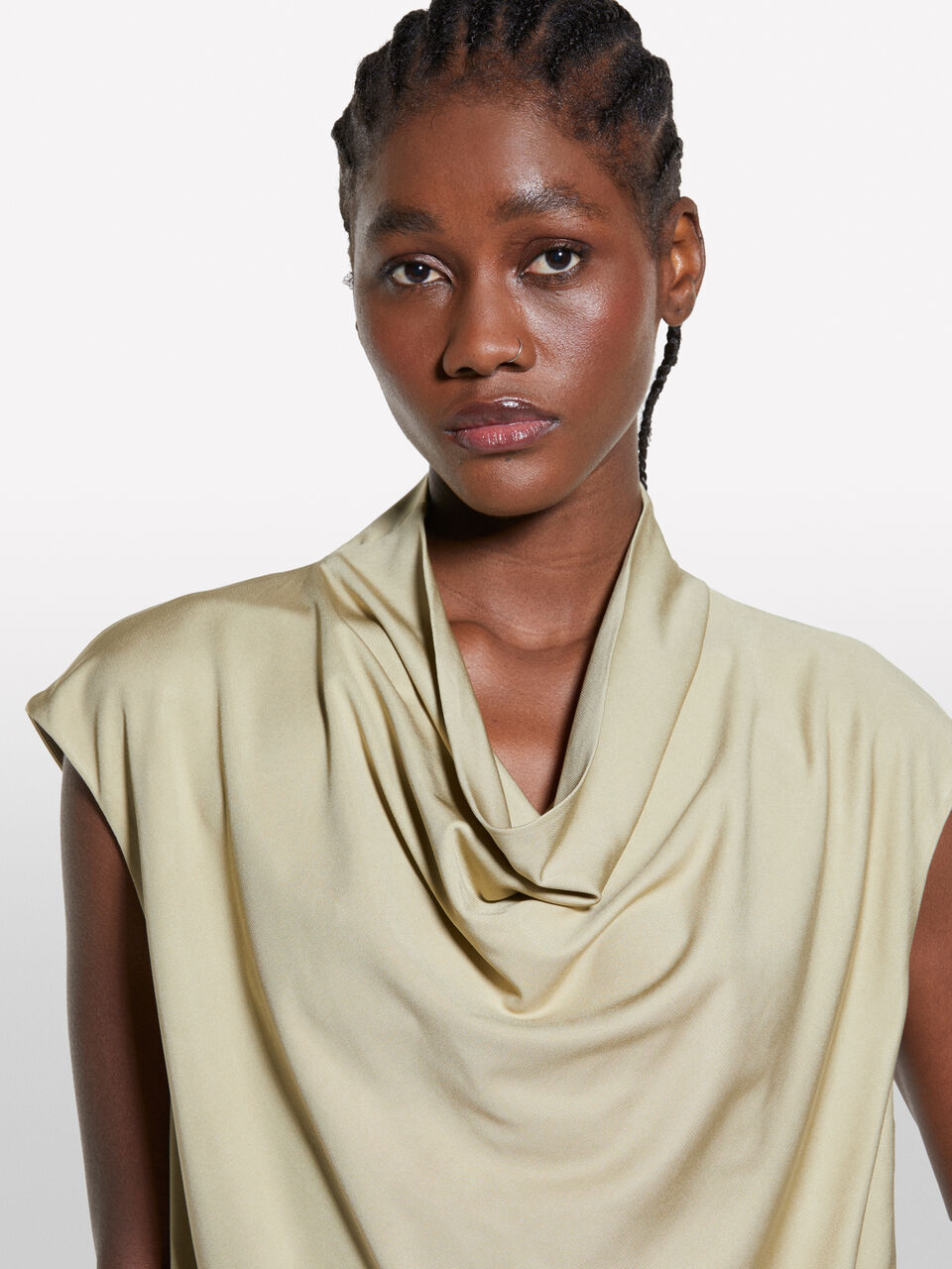 TOP Women image number null
