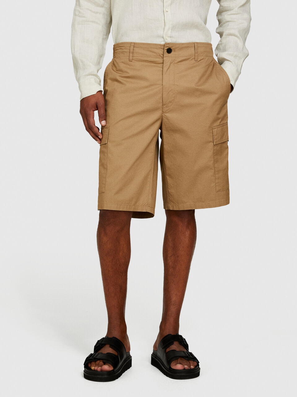 Cargo bermudas with pockets Men image number null
