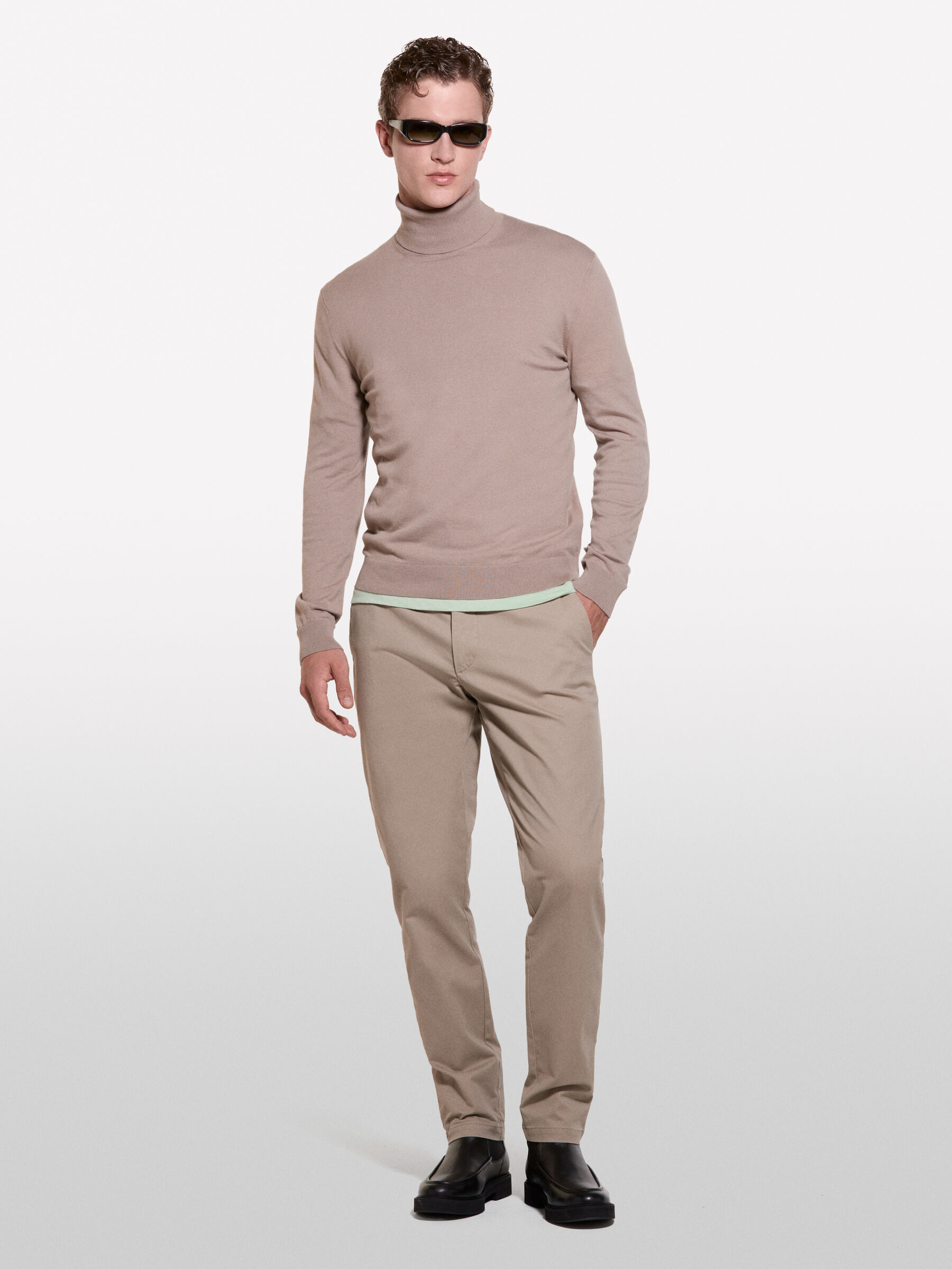 TROUSERS Men image number null