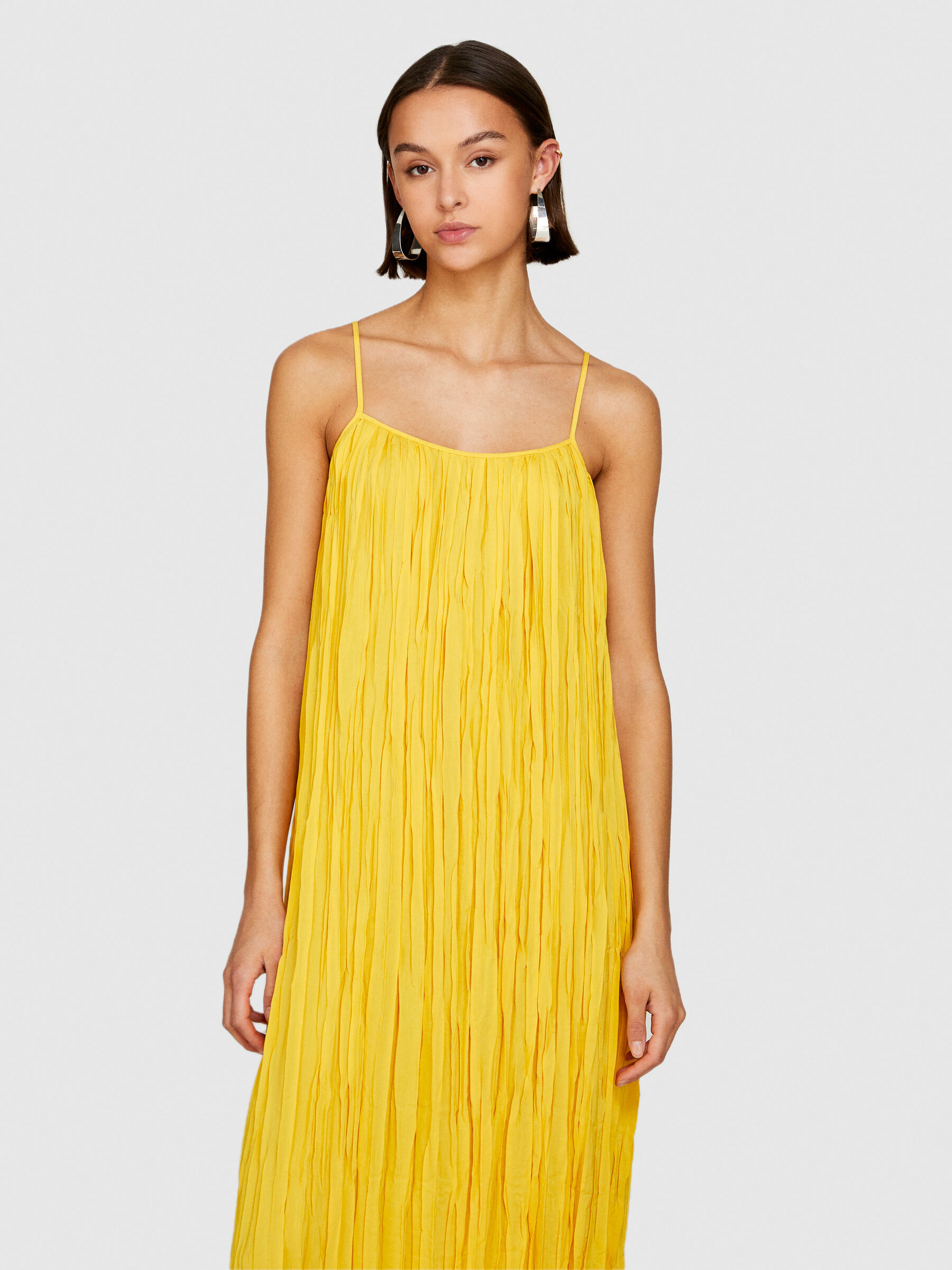 Pleated dress Yellow Sisley
