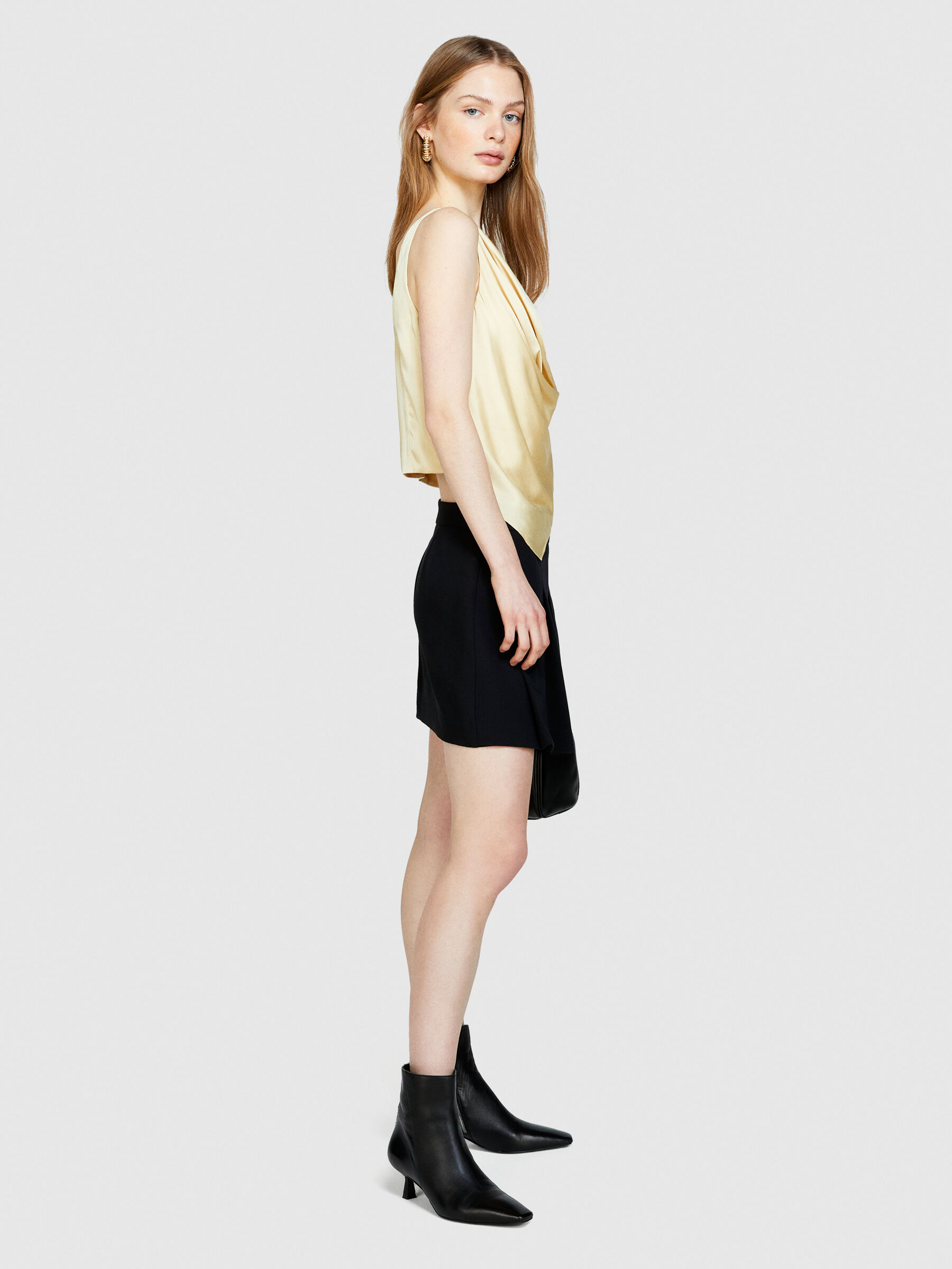 Giselle pleats skirt