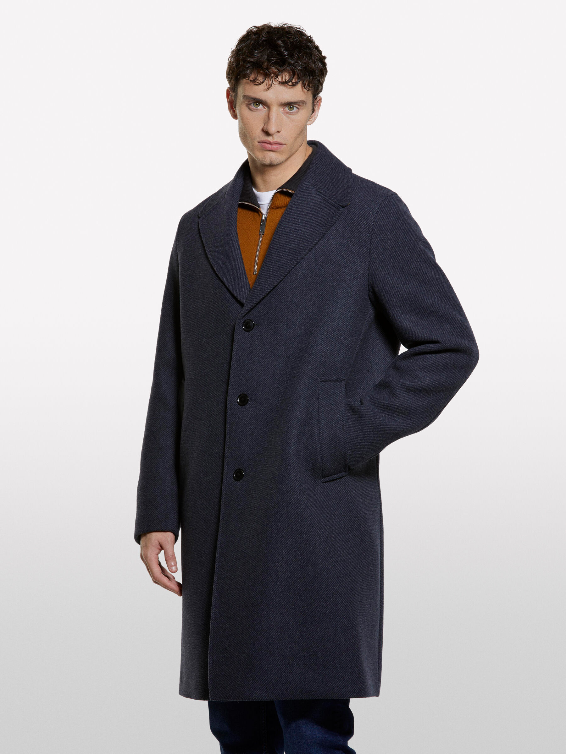 COAT Men image number null