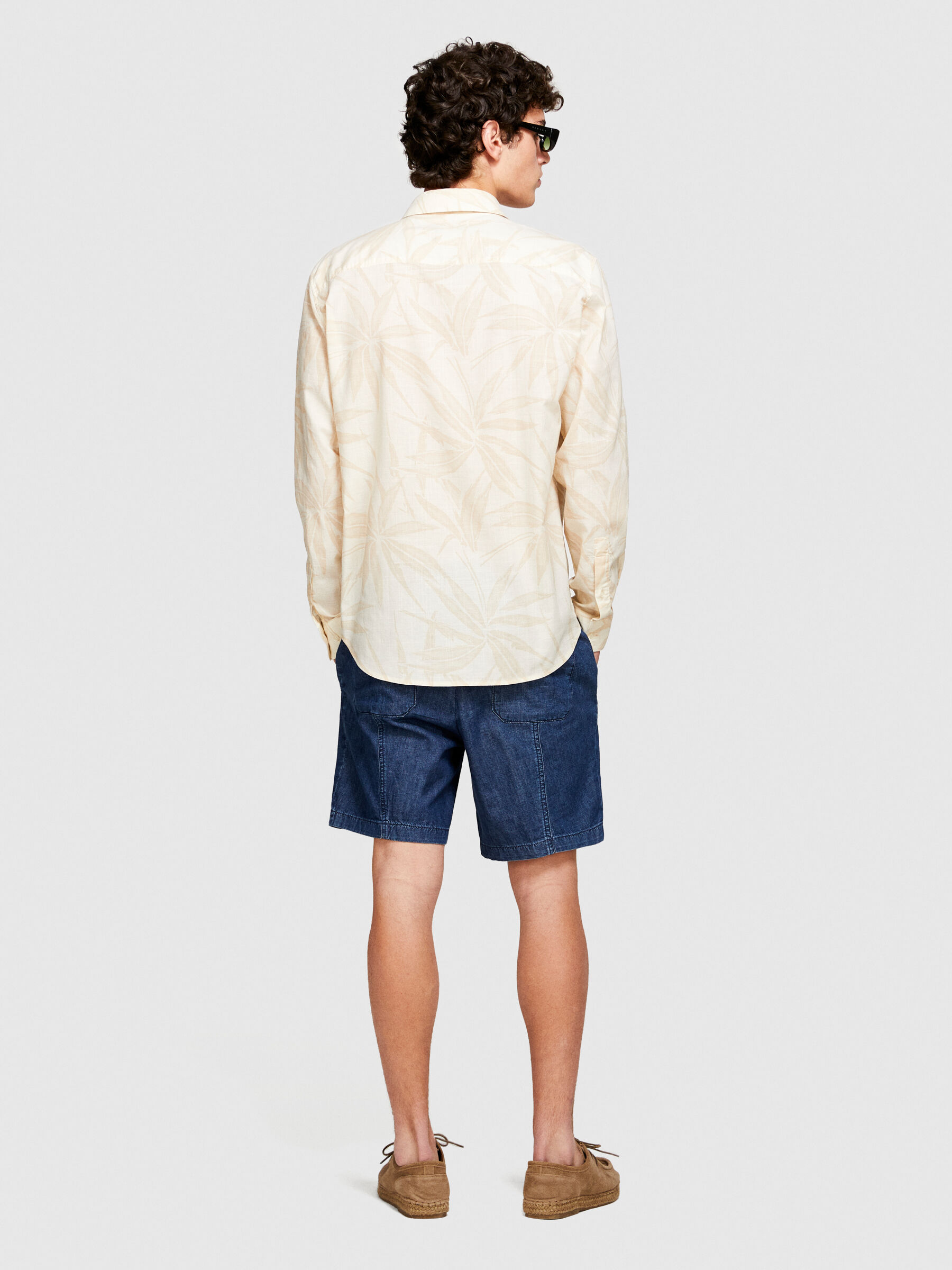Bermudas in chambray Men image number null