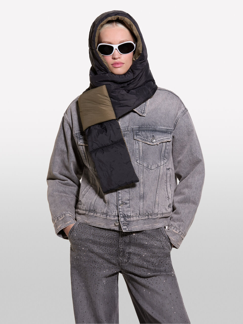 SCARF Women image number null