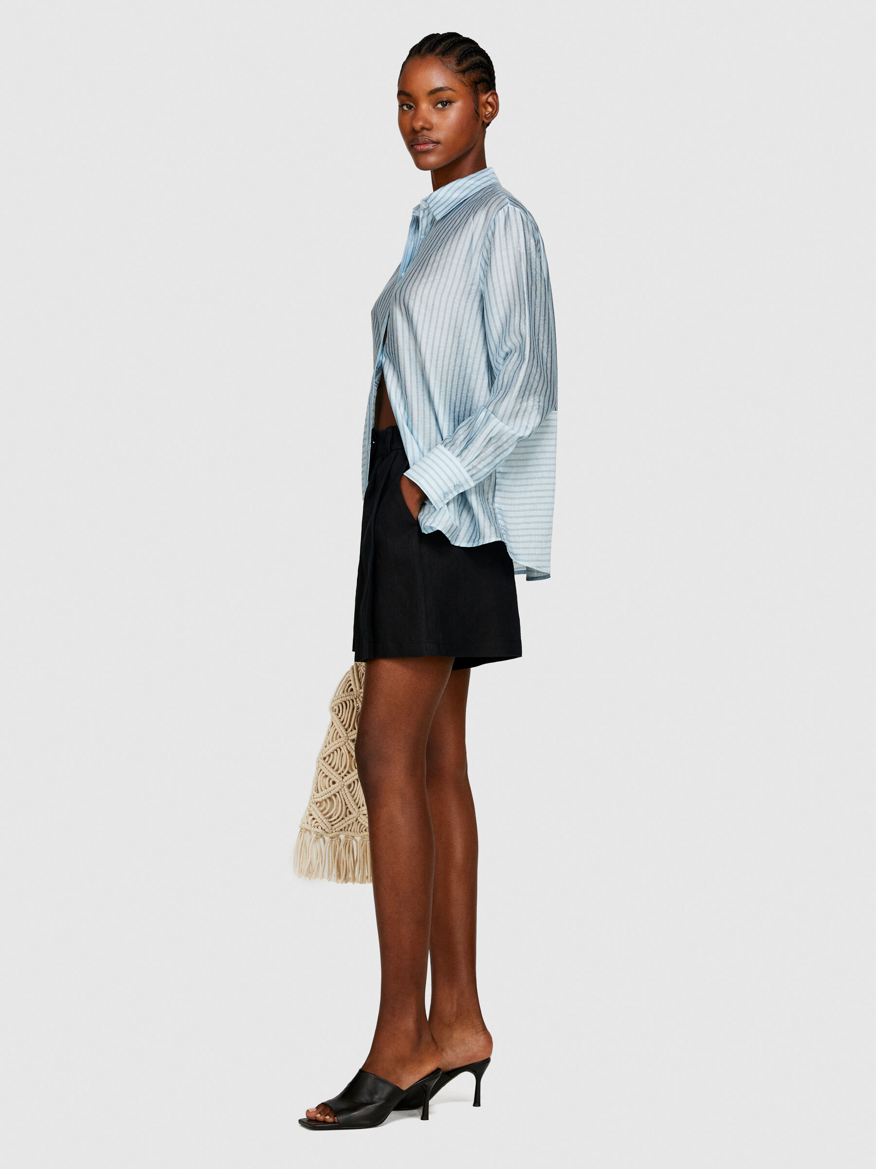 100% linen shorts, Black - Sisley