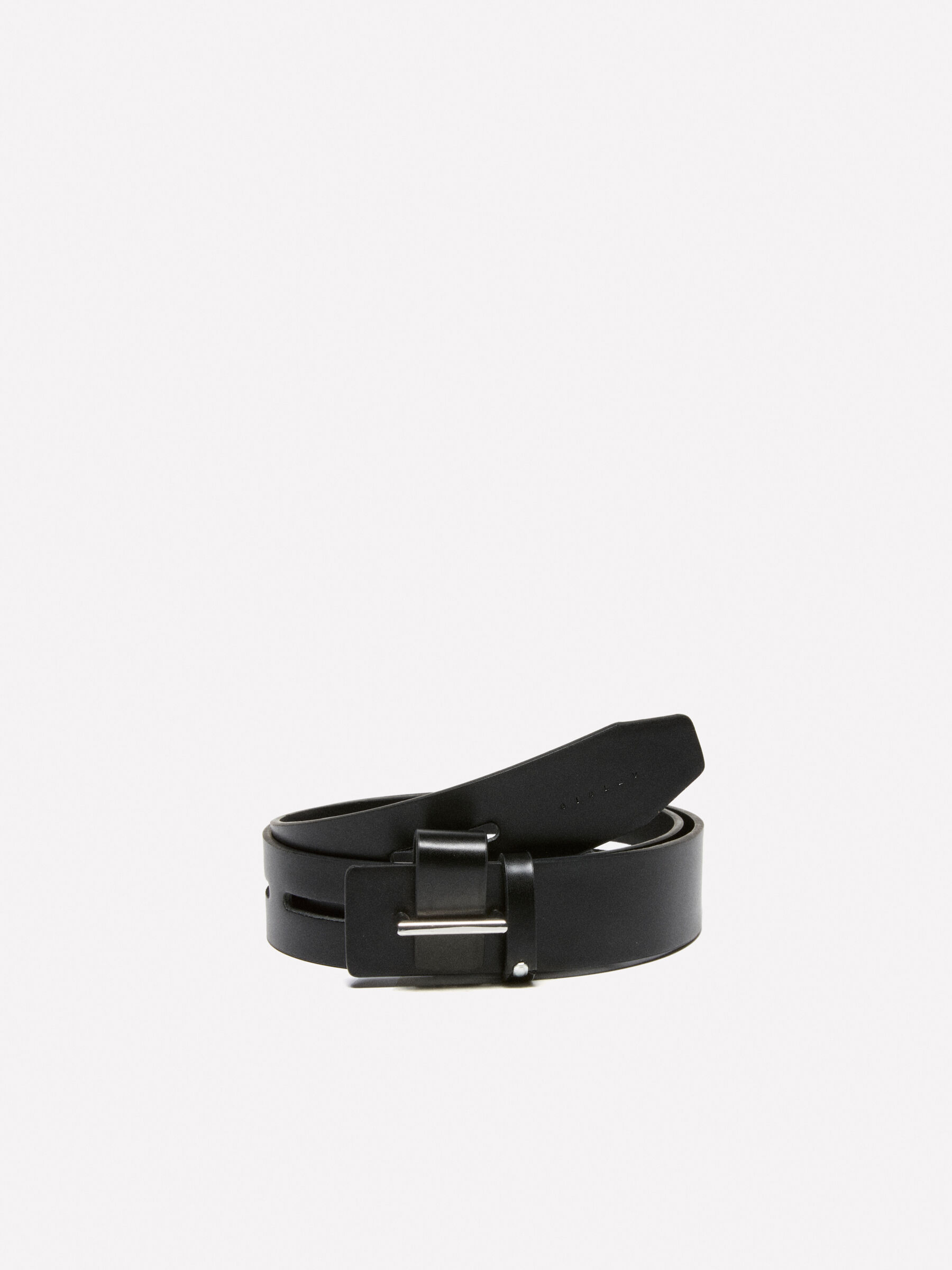 Women's Belts: high and low waist by Sisley Women's Belts: high and low waist by Sisley