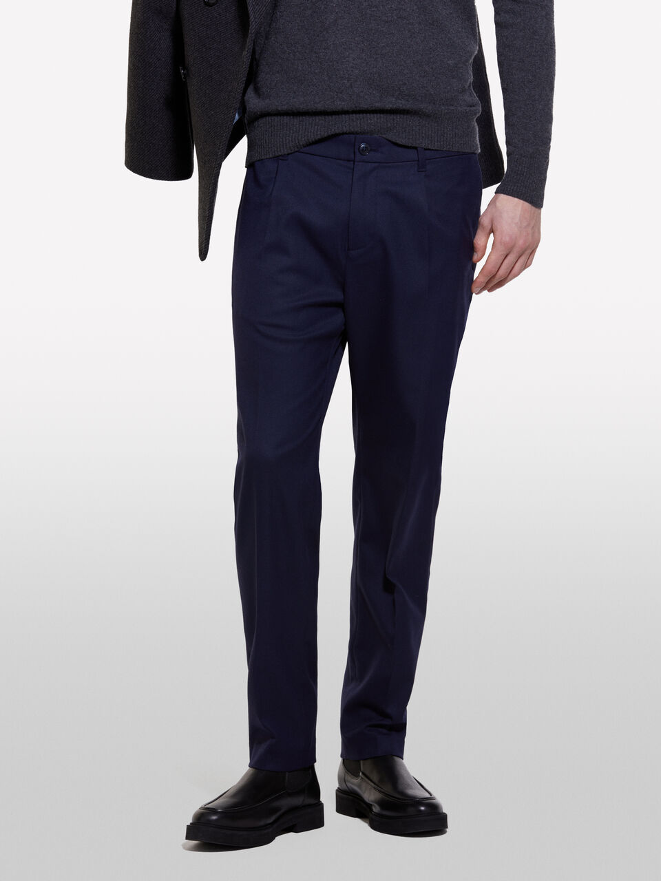 TROUSERS Men image number null
