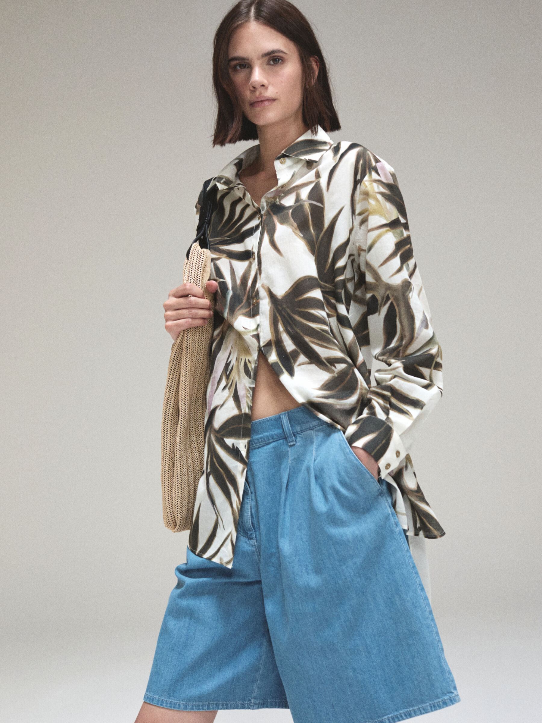 Bermudas in chambray Women image number null