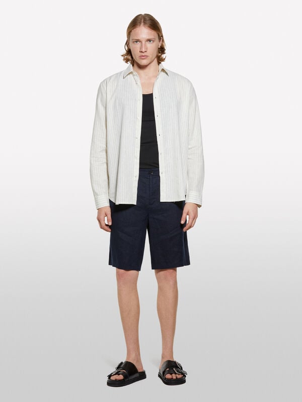 Dark blue 100% linen bermudas Dark blue 100% linen bermudas - men's shorts | Sisley