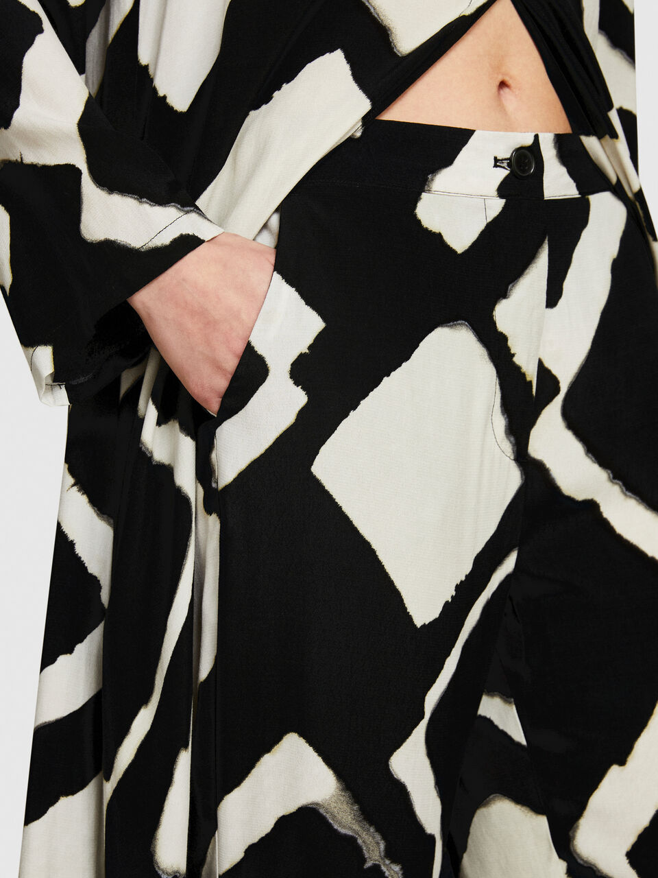 Printed trousers Women image number null