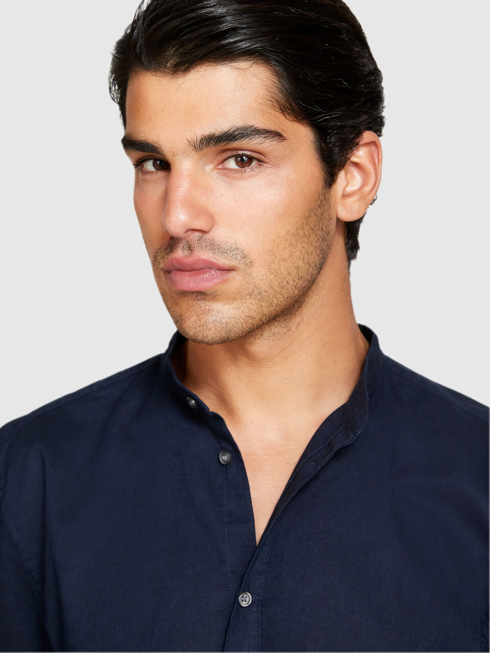 Mandarin collar shirt in linen blend Men image number null