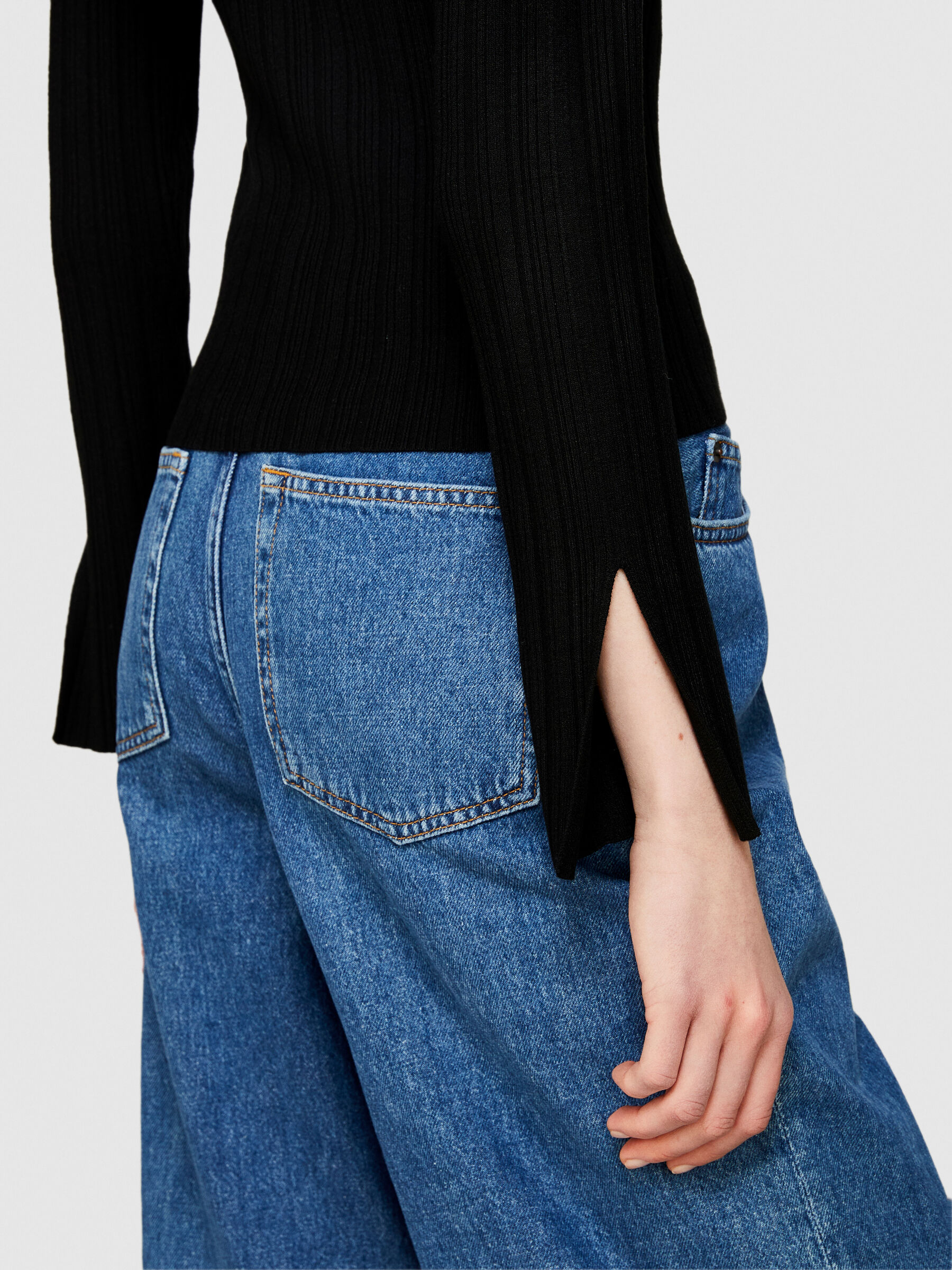 Slim fit ribbed sweater, Black - Sisley